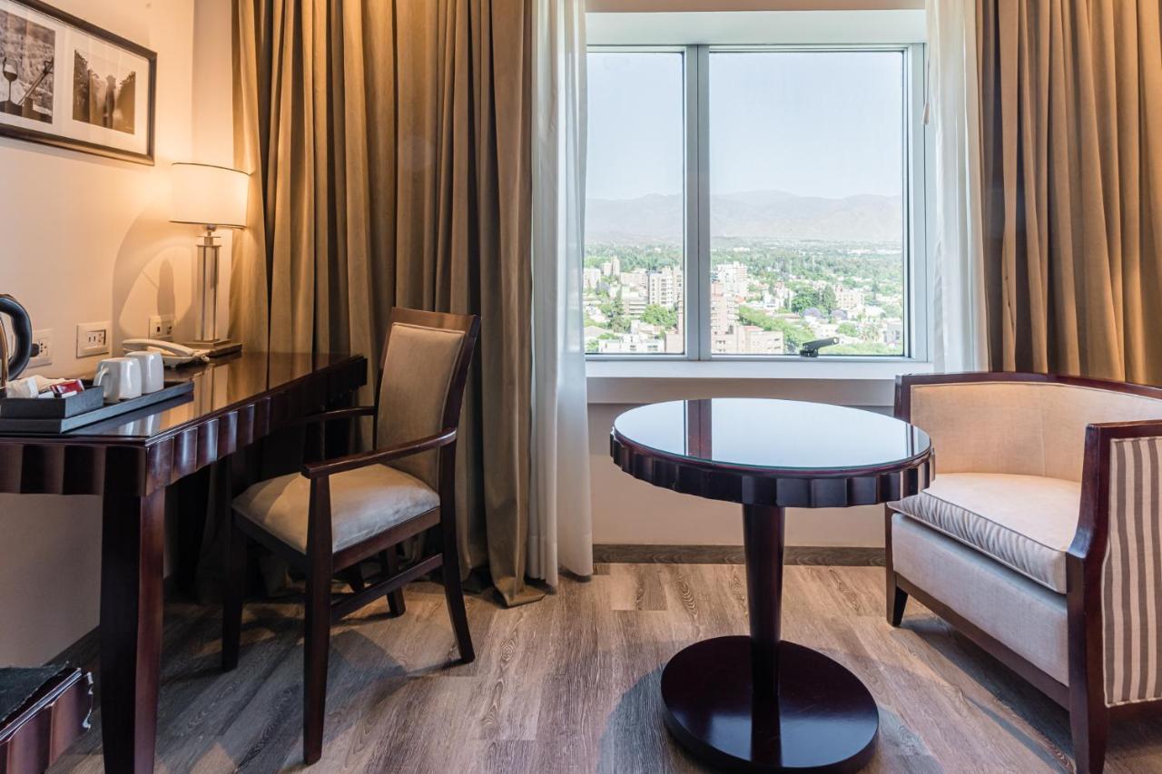 Diplomatichotel Мендоса Екстер'єр фото A room at the hotel
