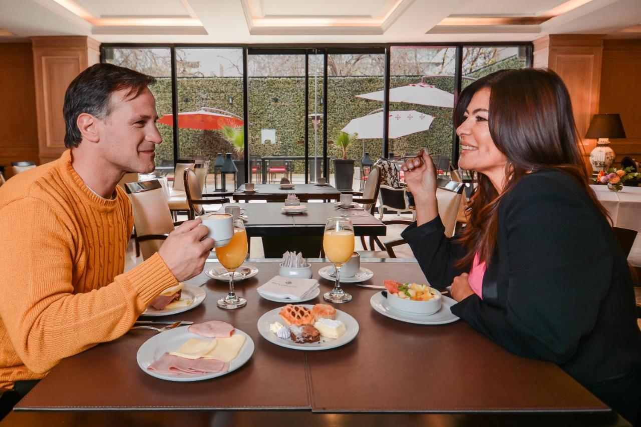 Diplomatichotel Мендоса Екстер'єр фото Breakfast at the hotel